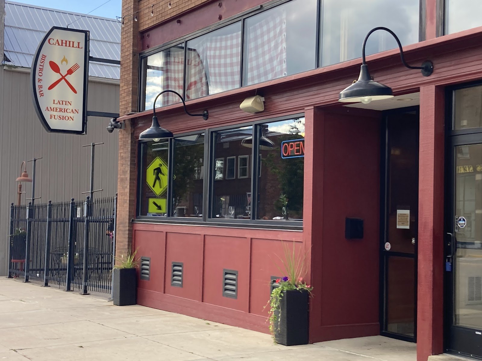 Cahill Bistro & Bar, 632 2nd Street: photo 1