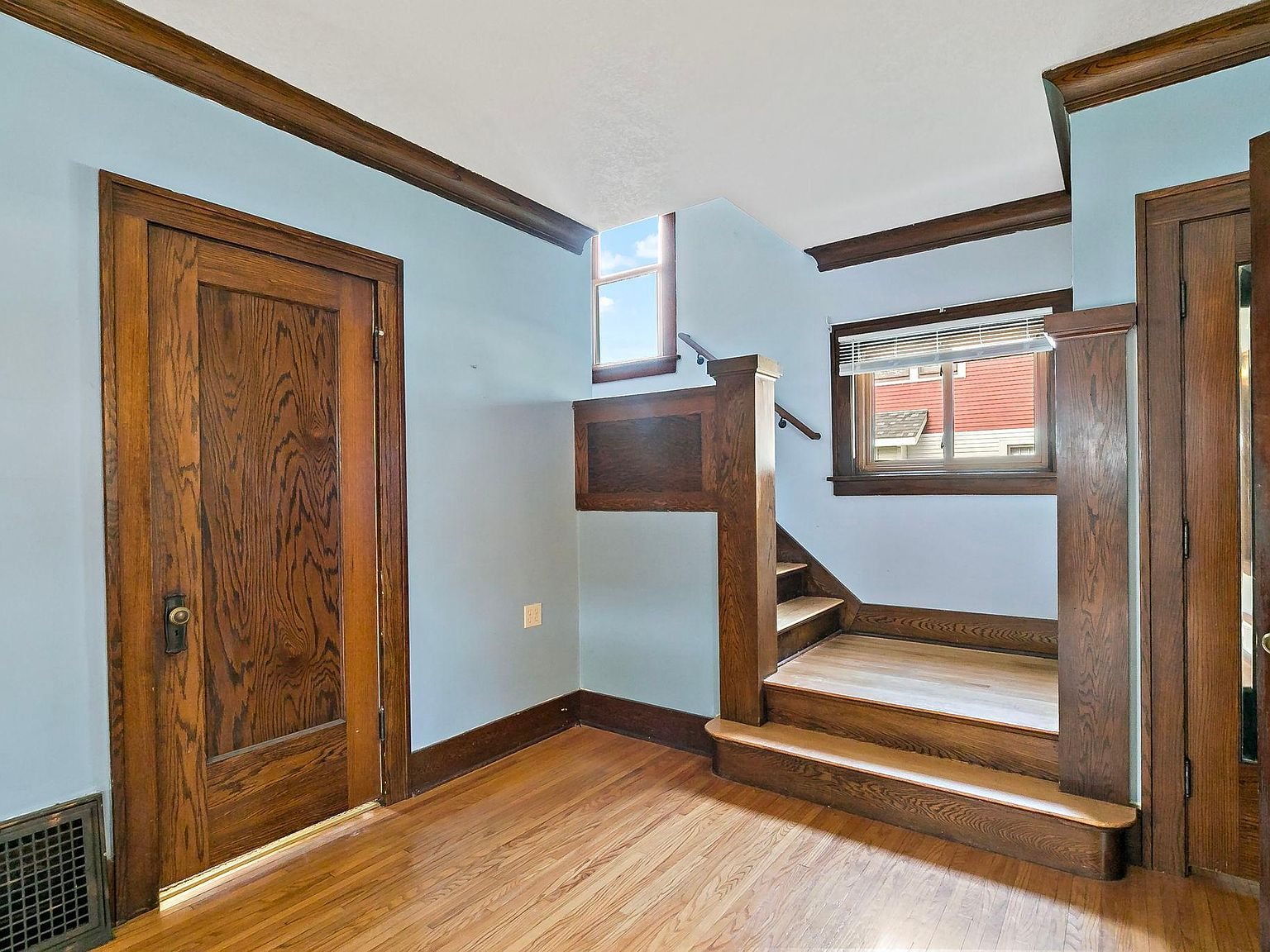 615 7th St, Kenyon, MN 55946, photo 2